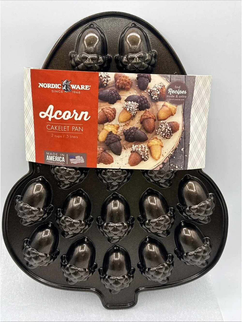 Nordic Ware 18 Acorns Cakelet Baking Pan Tray Mold Cast Aluminum Non-Stick NEW